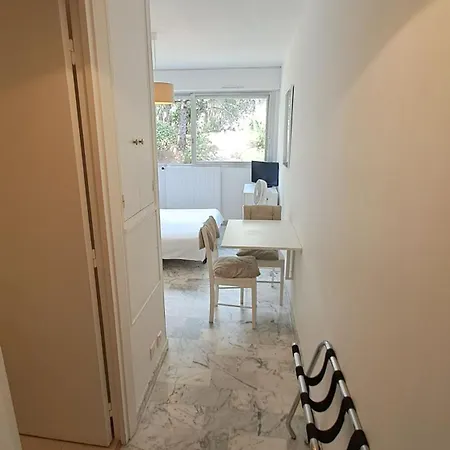 Beau Centre Marechal Juin Apartment *