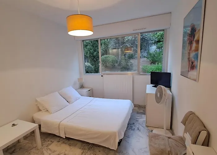 Beau Centre Marechal Juin Cannes