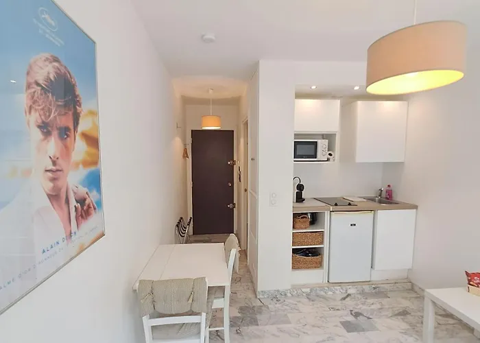 Beau Centre Marechal Juin * Cannes